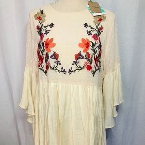 BNWT Umgee Embroidered Tunic Dress🌱